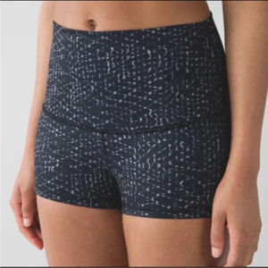 Lululemon High Rise Fold Over Boogie Bike Shorts Size 2